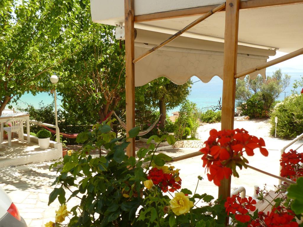 Heras Garden Vasiliki  Luaran gambar