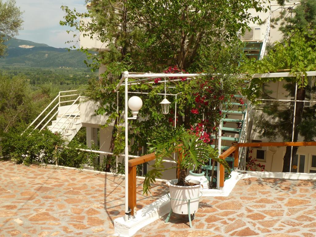 Heras Garden Vasiliki  Luaran gambar